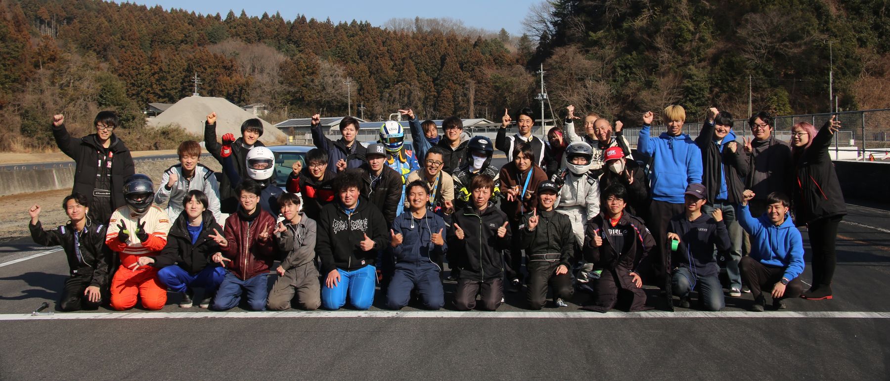 第1回大会の参加者とスタッフの集合写真